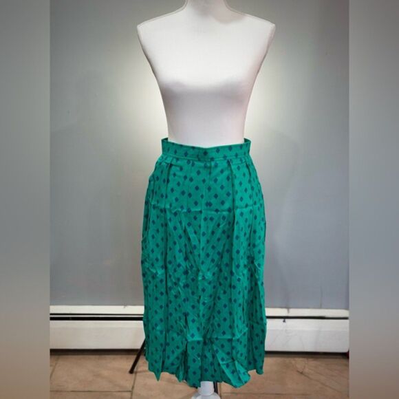 CLEARANCE! Green VINTAGE Handmade Skirt Size 2/4 - Picture 1 of 6